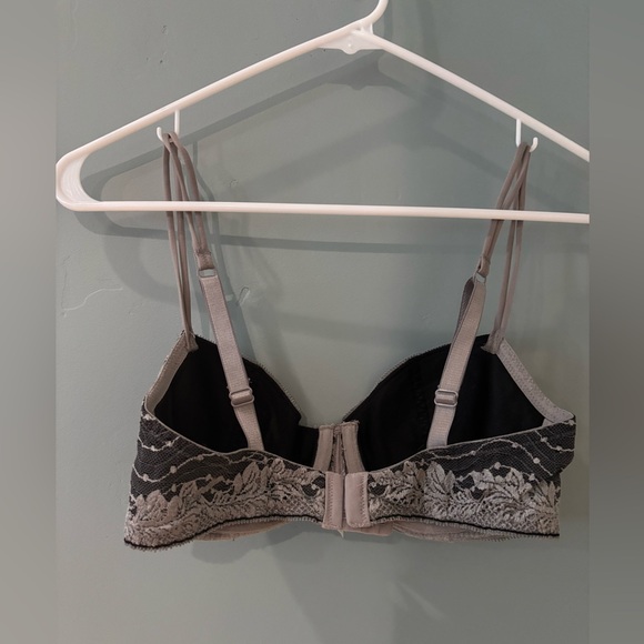 Wacoal Lace Underwire Bra - Black and Gray - Picture 4 of 5